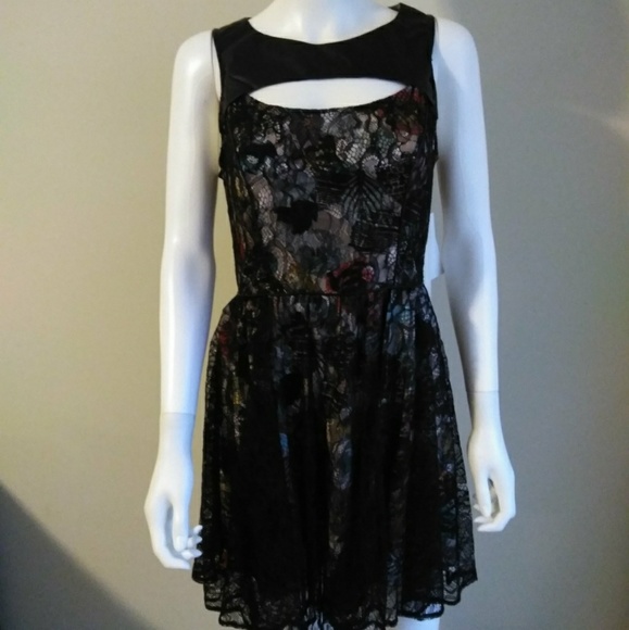 Edgy Lace & Floral NWT Black Dress - Picture 2 of 7
